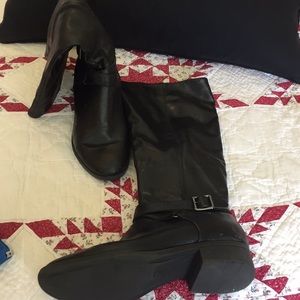 Great condition Koh’l vegan leather boots